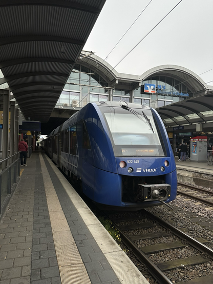 Ein vlexx-Lint als RE 3 in Mainz Hbf